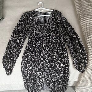 H&M Black and White Floral Long Sleeve Dress MATERNITY